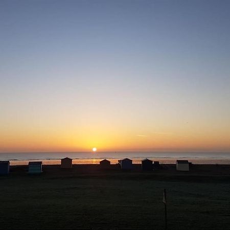 Stunning Seaviews - Beach House - Jacuzzi Bath Tub Littlestone-on-Sea Exteriér fotografie